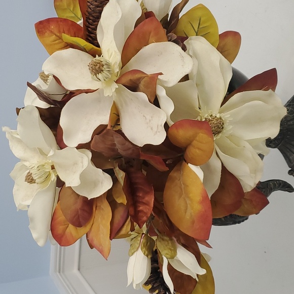 Floral Arrangement - Picture 4 of 4